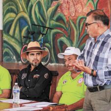 Eder Alonso se reúne con ejidatarios para impulsar el campo en Yautepec Eder Alonso se reúne con ejidatarios para impulsar el campo en Yautepec