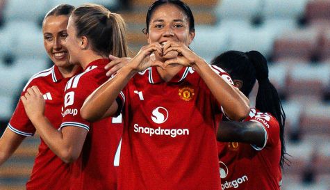 Rebeca Bernal brilla con doblete en su primera titularidad con el Manchester United