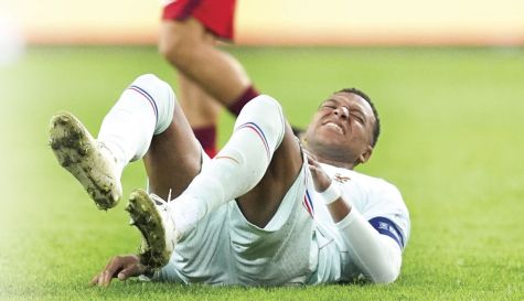 Francia vence a Turquía con gol de Mbappé pero enciende alarmas por lesión