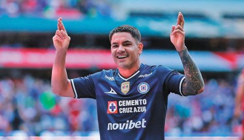Gabriel Fernández fue la gran figura celeste al firmar un doblete de cabeza para rescatar la unidad en la Jornada 10.