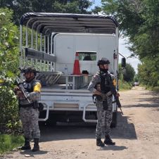 Elementos policiacos y peritos de la Fiscalía Oriente resguardaron el paraje 'Ojito de Agua' en Ayala durante las diligencias de ley. Elementos policiacos y peritos de la Fiscalía Oriente resguardaron el paraje 'Ojito de Agua' en Ayala durante las diligencias de ley.
