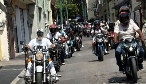 Motociclistas se manifiestan