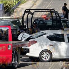 Huye de la policía