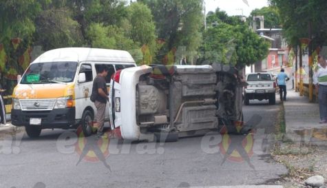 Taxi volcado