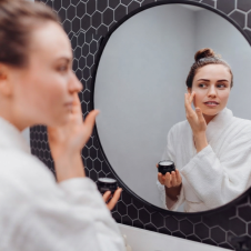 Skincare en TikTok: Por qué las rutinas virales dañan tu piel