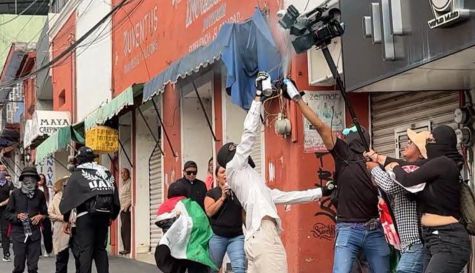 Marcha del 2 de Octubre en Cuernavaca termina con destrozos y fuego
