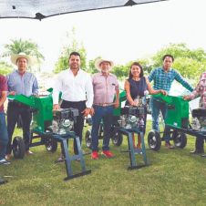 Ganaderos de Xochitepec reciben alimento, medicamentos y equipo