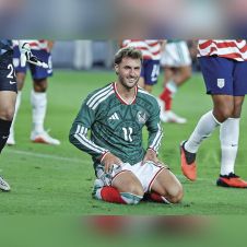 Santiago Giménez atraviesa sequía goleadora y lidera fallas con el Tri