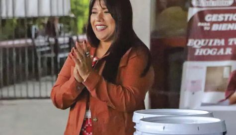 Entregan pintura e impermeabilizante en Jiutepec gracias a gestiones de Ariadna Barrera