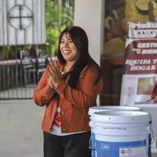 Entregan pintura e impermeabilizante en Jiutepec gracias a gestiones de Ariadna Barrera