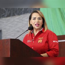 Diputada Tania Valentina impulsa ley sobre celulares en aulas de Morelos