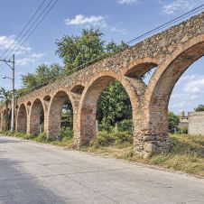 Advierten daños y pérdida del acueducto histórico de Zacatepec