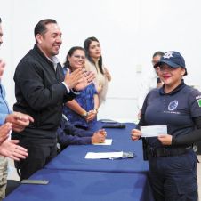 Temixco entrega apoyos de vivienda a 100 policías con FORTAMUN 2026 Temixco entrega apoyos de vivienda a 100 policías con FORTAMUN 2026
