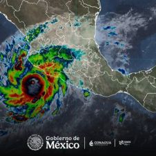Huracán Simón categoría 4: suspenden actividades en 24 municipios de México Huracán Simón categoría 4: suspenden actividades en 24 municipios de México