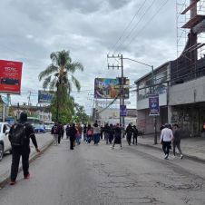 Marchan estudiantes de la Prepa 1 de la UAEM Marchan estudiantes de la Prepa 1 de la UAEM