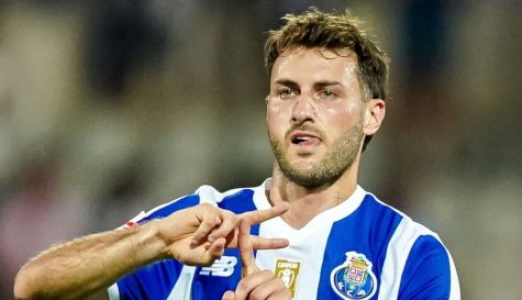 El delantero azteca atraviesa por una sequía goleadora y una baja de minutos tras la Fecha FIFA.