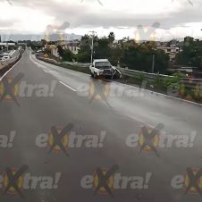 Taxi choca en Cuautla Taxi choca en Cuautla