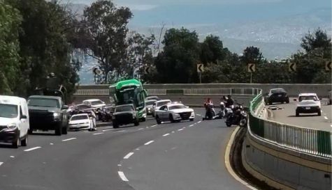 Accidente de motociclista en la autopista
