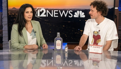 Luisito Comunica incomoda a conductora con una broma en TV