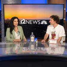 Luisito Comunica incomoda a conductora con una broma en TV
