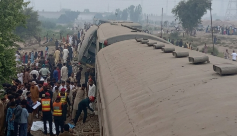Descarrila tren en Pakistán; hay cinco muertos y 35 heridos