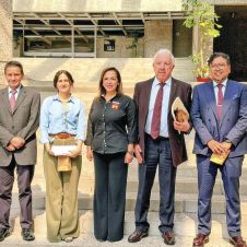 Tania Valentina gestiona donación de libros del Colmex en Morelos