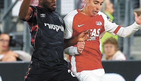 Mateo Chávez suma minutos en el triunfo del AZ Alkmaar