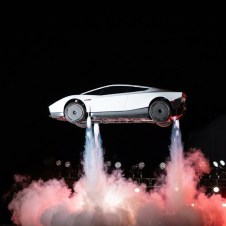 Tesla Roadster: el auto que salta y gira en el aire llegará en 2028