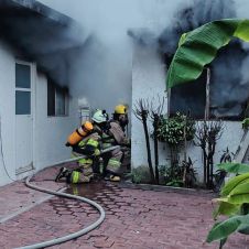 Incendio de una bodega en Cuautla Incendio de una bodega en Cuautla
