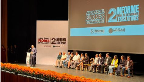 Juan Ángel Flores Bustamante rinde segundo informe