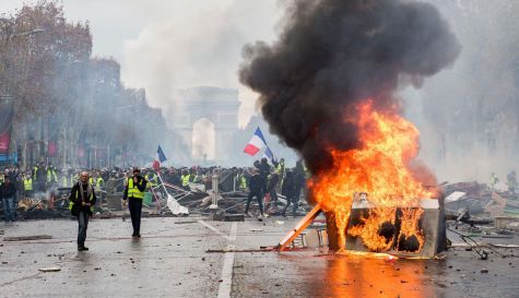 Francia registra protestas, saqueos e incendios en París