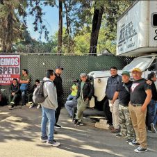 Trabajadores de la Semarnat toman oficinas de Conafor en Cuernavaca