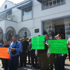 Policías protestan por salarios en Jiutepec