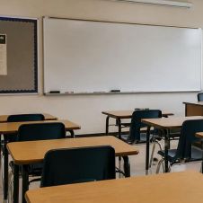 Maestros separados por casos de violencia sexual
