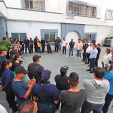Protesta de policías por sueldo digno