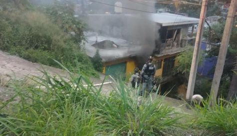 Incendio en Cuernavaca consume habitación de vivienda; no hay lesionados