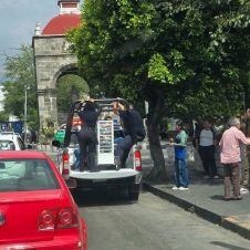 Detienen a gelatinero y otro hombre por presuntas faltas en El Calvario, Cuernavaca Detienen a gelatinero y otro hombre por presuntas faltas en El Calvario, Cuernavaca