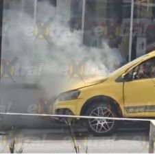 Incendio de auto en Cuernavaca