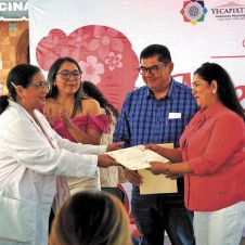 Yecapixtla conmemora el Mes Rosa con módulos de salud y prevención