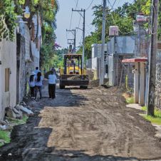 Trabajos de fresado en Temixco solucionan charcos en Las Ánimas