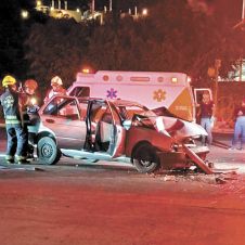 Choque en Paseo Cuauhnáhuac deja 3 heridos prensados en Jiutepec