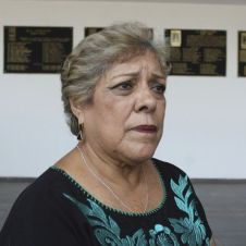 Docentes de Morelos toman el IEBEM por descuentos de hasta 70%