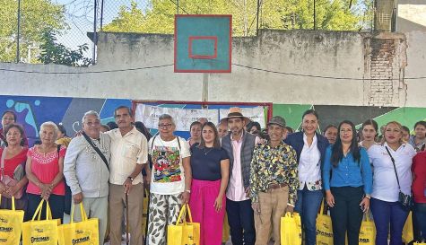 Habitantes de la colonia San Juanito reciben apoyos en Yautepec