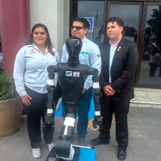 JOVENES CONSTRUYEN ROBOT