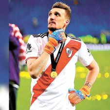 Franco-Armani-pumas-070620.jpg