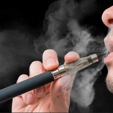 el-vapor-del-cigarrillo-electronico-aumenta-la-inflamacion-del-pulmon.jpeg