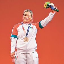 aremi fuentes-medalla-bronce-mexico-olimpiadas-020821.jpg