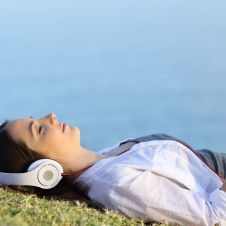Según la ciencia esta es la mejor música para no pensar en el dolor fisico 