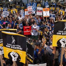 Llega a su fin la histórica huelga en Hollywood: Hay acuerdo entre actores y estudios después de 118 Días