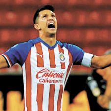 pone-pecho-Chivas-260820.jpg